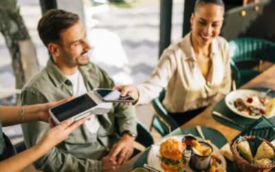 Platby kartou v Česku překonaly 1 bilion korun. Co to znamená pro podnikatele?